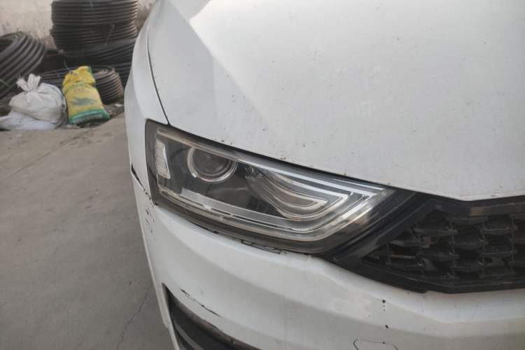 Used Zotye SR7 2016 1.5T Manual Cube Heart Edition China V Standard Right Front Headlight