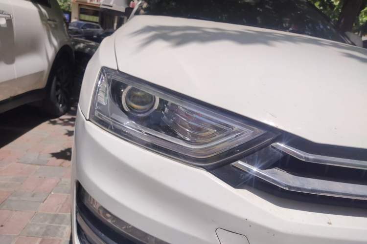 Used Zotye SR7 2016 1.5T Manual Cube Heart Edition China V Standard Right Front Headlight