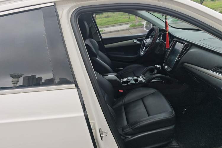 Used Zotye SR7 2016 1.5T CVT Cube Heart Edition China V Standard Right Front Seat