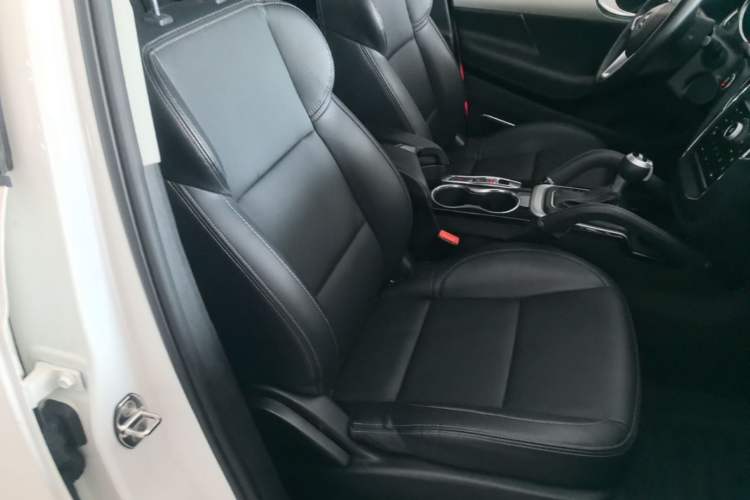 Used Zotye SR7 2016 1.5T CVT Cube Road Edition China IV Standard Right Front Seat