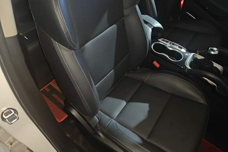 Used Zotye SR7 2016 1.5T Manual Cube Heart Edition China V Standard Right Front Seat