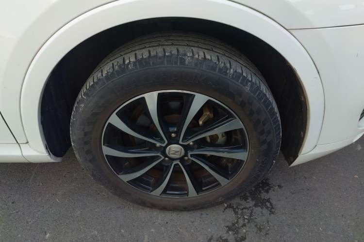 Used Zotye SR7 2016 1.5T Manual Cube Heart Edition China IV Standard Right Front Wheel Hub