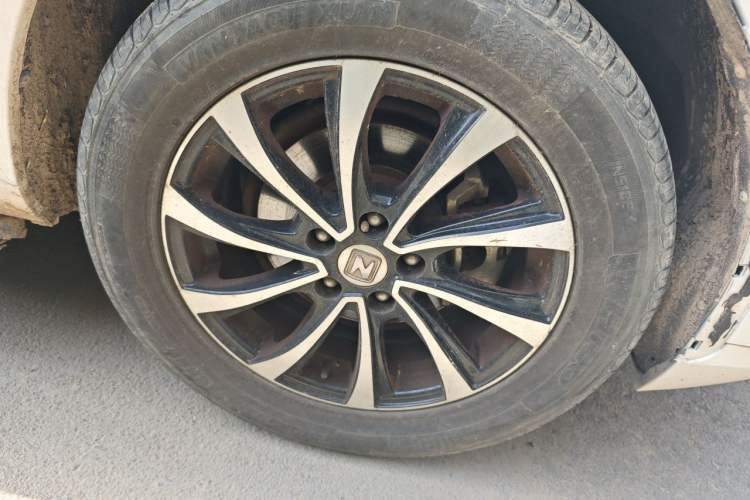 Used Zotye SR7 2016 1.5T CVT Cube Road Edition China IV Standard Right Front Wheel Hub