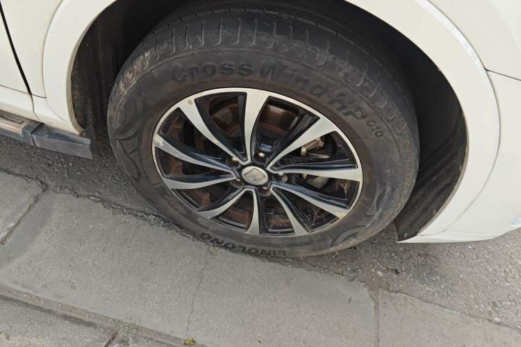 Used Zotye SR7 2016 1.5T CVT Cube Heart Edition China V Standard Right Front Wheel Hub