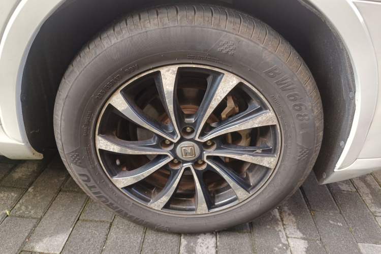 Used Zotye SR7 2016 1.5T CVT Cube Heart Edition China IV Standard Right Front Wheel Hub
