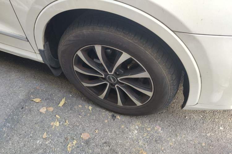 Used Zotye SR7 2016 1.5T Manual Cube Road Edition China V Standard Right Front Wheel Hub