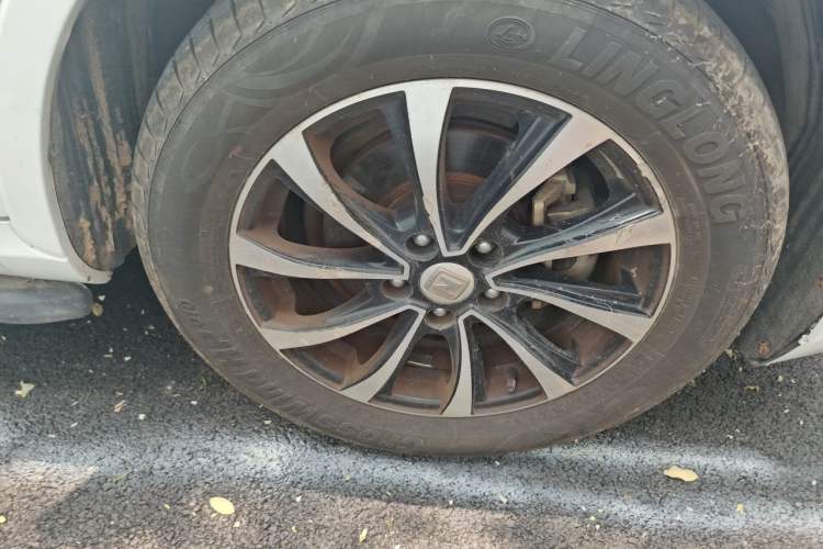 Used Zotye SR7 2016 1.5T CVT Cube Heart Edition China IV Standard Right Front Wheel Hub