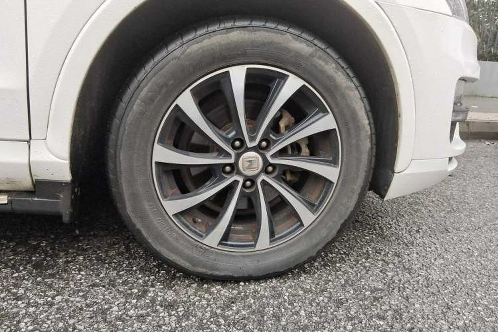 Used Zotye SR7 2016 1.5T Manual Cube Heart Edition China IV Standard Right Front Wheel Hub