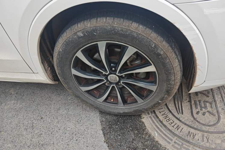 Used Zotye SR7 2016 1.5T CVT Cube Road Edition China IV Standard Right Front Wheel Hub