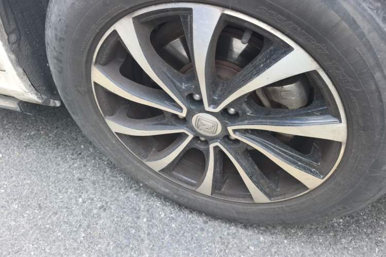 Used Zotye SR7 2016 1.5T CVT Cube Road Edition China V Standard Right Front Wheel Hub