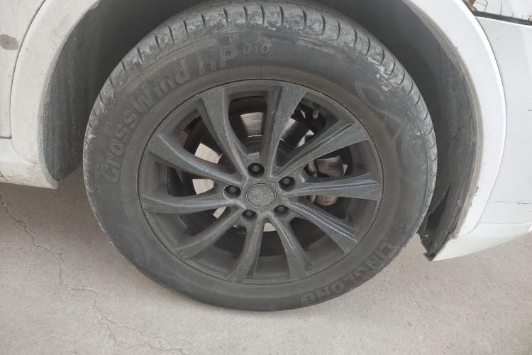 Used Zotye SR7 2016 1.5T Manual Cube Heart Edition China V Standard Right Front Wheel Hub