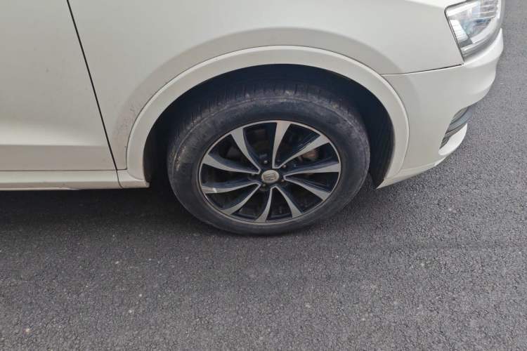 Used Zotye SR7 2016 1.5T CVT Cube Road Edition China IV Standard Right Front Wheel Hub