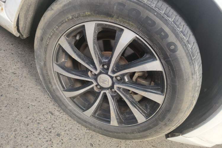 Used Zotye SR7 2016 1.5T Manual Cube Road Edition China V Standard Right Front Wheel Hub