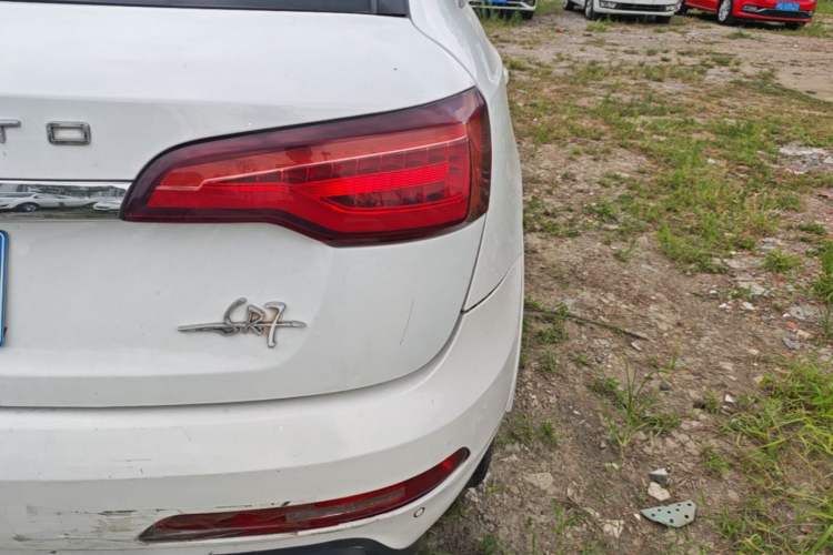 Used Zotye SR7 2016 1.5T CVT Cube Road Edition China IV Standard Right Rear Taillight