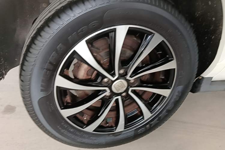 Used Zotye SR7 2016 1.5T Manual Cube Heart Edition China IV Standard Right Rear Wheel Hub