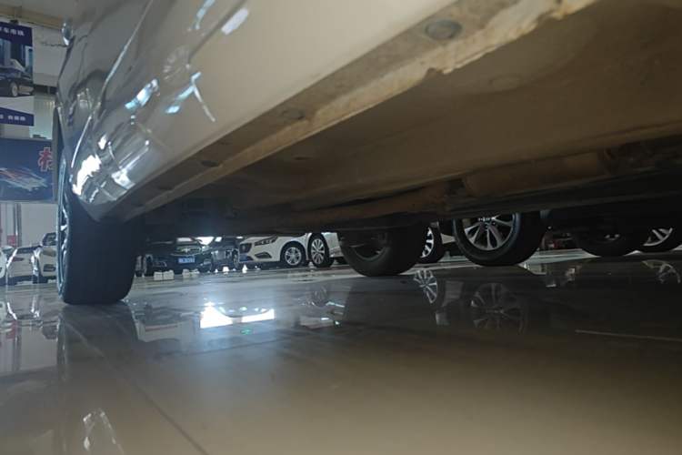 Used Zotye SR7 2016 1.5T Manual Cube Heart Edition China V Standard Right Side Sill