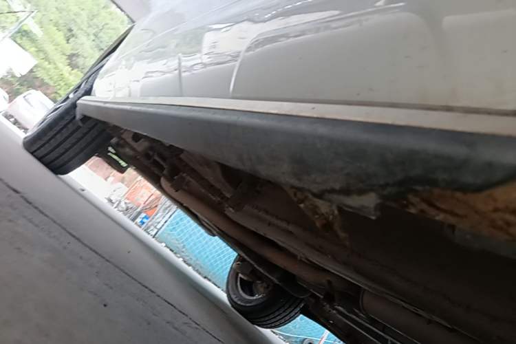 Used Zotye SR7 2016 1.5T Manual Cube Heart Edition China IV Standard Right Side Sill