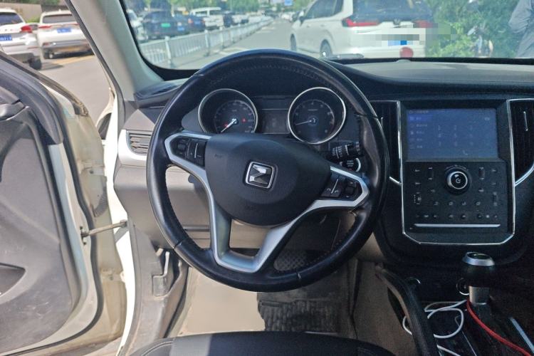 Used Zotye SR7 2016 1.5T CVT Cube Road Edition China IV Standard Steering Wheel