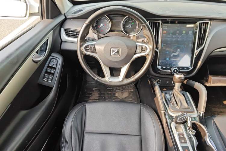Used Zotye SR7 2016 1.5T CVT Cube Heart Edition China V Standard Steering Wheel
