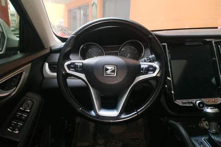 Used Zotye SR7 2016 1.5T CVT Cube Heart Edition China V Standard Steering Wheel