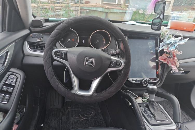 Used Zotye SR7 2016 1.5T CVT Cube Heart Edition China IV Standard Steering Wheel