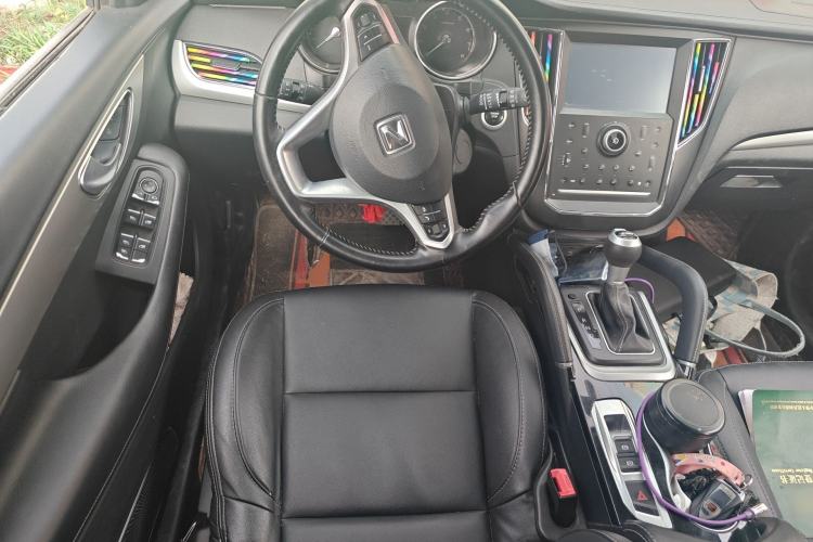 Used Zotye SR7 2016 1.5T CVT Cube Road Edition China V Standard Steering Wheel
