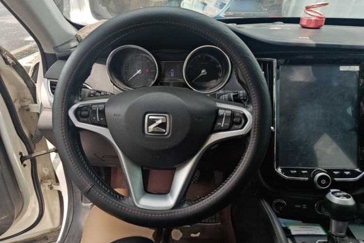 Used Zotye SR7 2016 1.5T CVT Cube Heart Edition China IV Standard Steering Wheel
