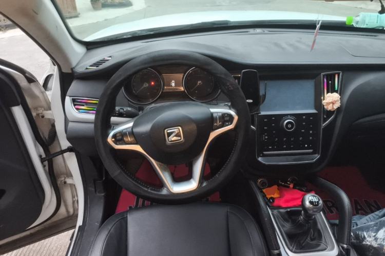 Used Zotye SR7 2016 1.5T Manual Cube Road Edition China V Standard Steering Wheel