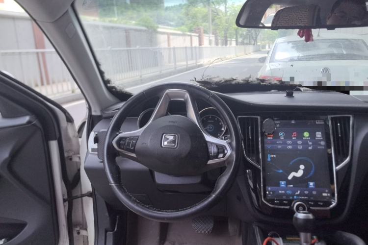 Used Zotye SR7 2016 1.5T CVT Cube Heart Edition China IV Standard Steering Wheel