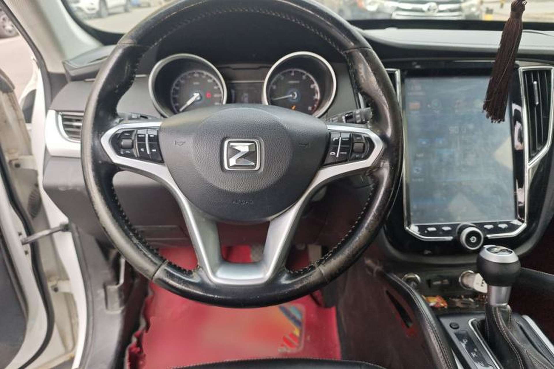 Used Zotye SR7 2016 1.5T CVT Cube Heart Edition China V Standard Steering Wheel