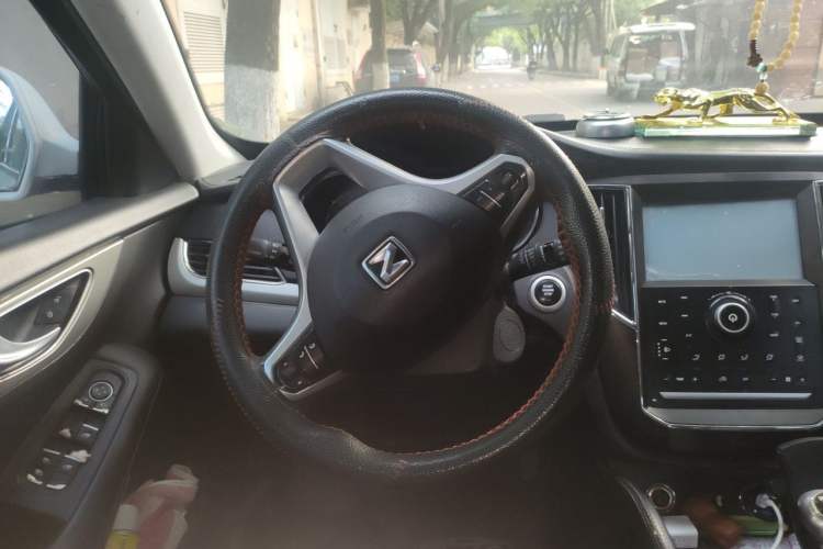 Used Zotye SR7 2016 1.5T Manual Cube Road Edition China V Standard Steering Wheel