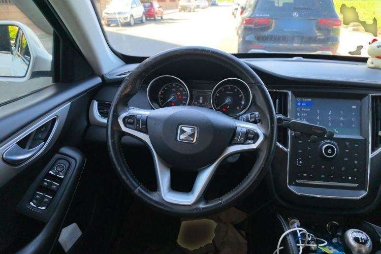 Used Zotye SR7 2016 1.5T Manual Cube Road Edition China V Standard Steering Wheel