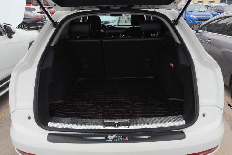 Used Zotye SR7 2016 1.5T Manual Cube Heart Edition China IV Standard Trunk