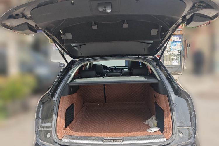 Used Zotye SR7 2016 1.5T CVT Cube Heart Edition China V Standard Trunk