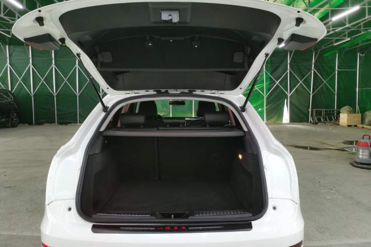 Used Zotye SR7 2016 1.5T CVT Magic Cube Door Edition China V Standard Trunk
