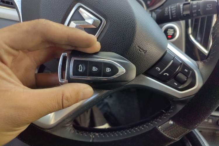 Used Zotye SR7 2016 1.5T Manual Cube Heart Edition China IV Standard Vehicle Key