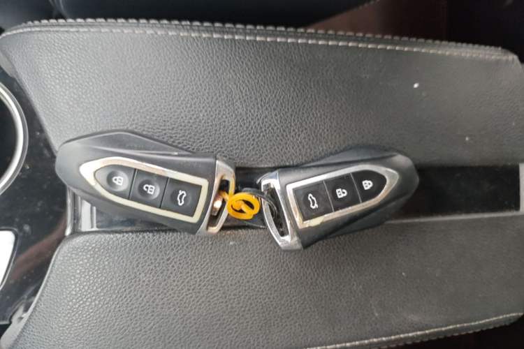Used Zotye SR7 2016 1.5T CVT Cube Road Edition China IV Standard Vehicle Key