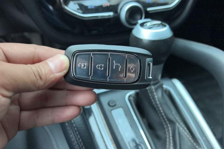 Used Zotye SR7 2016 1.5T CVT Cube Road Edition China V Standard Vehicle Key