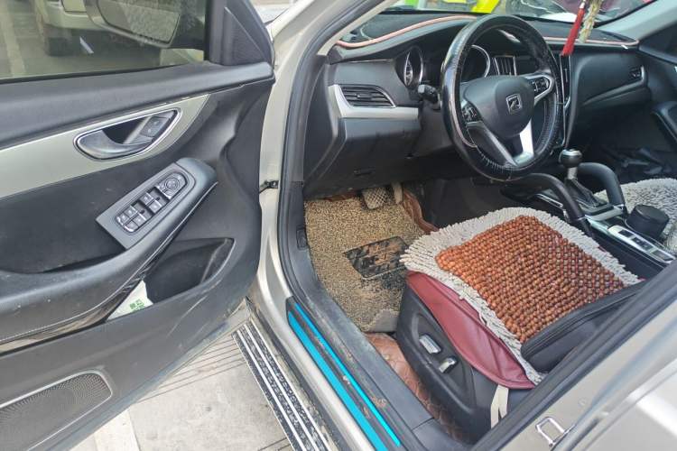 Used Zotye SR7 2016 1.5T CVT Cube Heart Edition China IV Standard Driver Seat