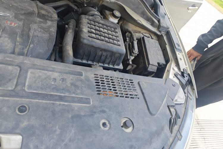 Used Zotye SR7 2016 1.5T CVT Cube Heart Edition China IV Standard Engine Bay Left