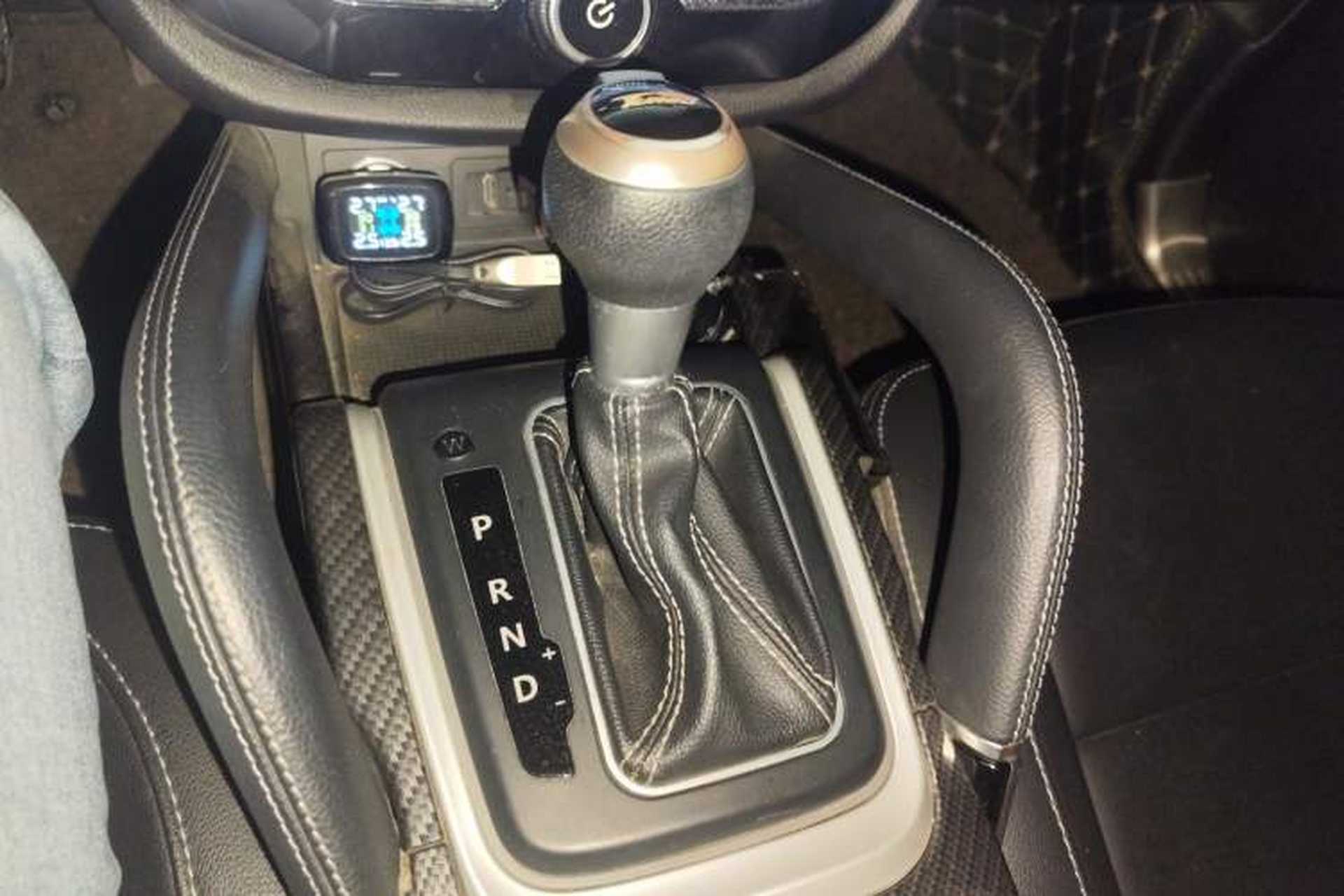 Used Zotye SR7 2016 1.5T CVT Cube Heart Edition China V Standard Gear Lever
