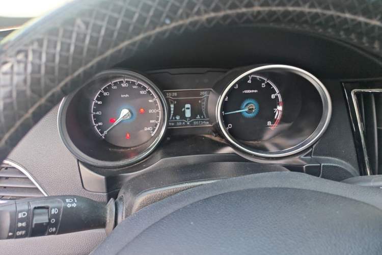 Used Zotye SR7 2016 1.5T CVT Cube Heart Edition China IV Standard Instrument Cluster