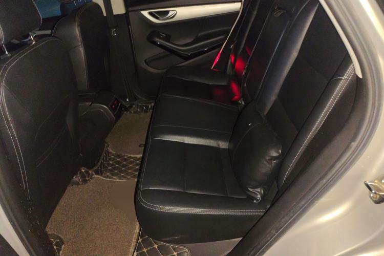 Used Zotye SR7 2016 1.5T CVT Cube Heart Edition China V Standard Left Rear Seat
