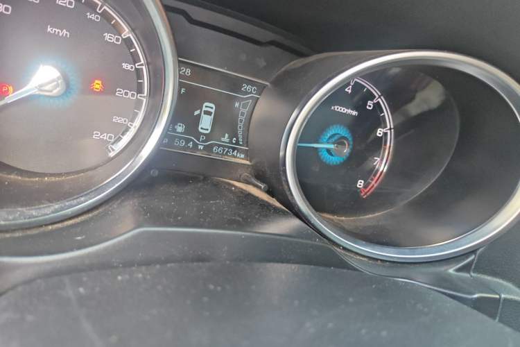 Used Zotye SR7 2016 1.5T CVT Cube Heart Edition China IV Standard Odometer Close Up