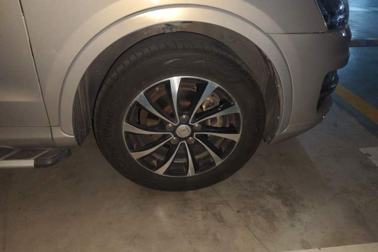 Used Zotye SR7 2016 1.5T CVT Cube Heart Edition China V Standard Right Front Wheel Hub