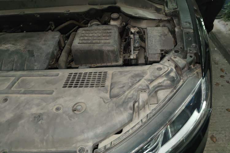 Used Zotye SR7 2017 1.5T CVT Cube Dream Edition Engine Bay Left