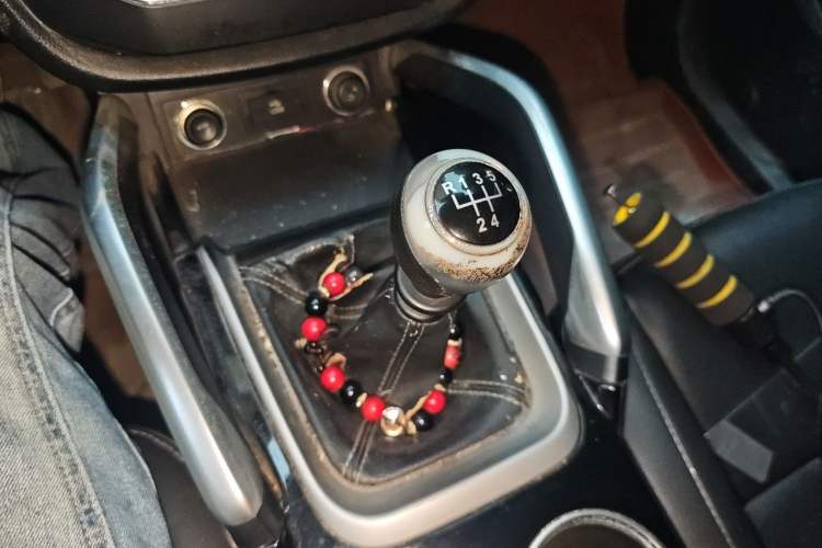 Used Zotye SR7 2017 1.5T Manual Cube Road Edition Gear Lever