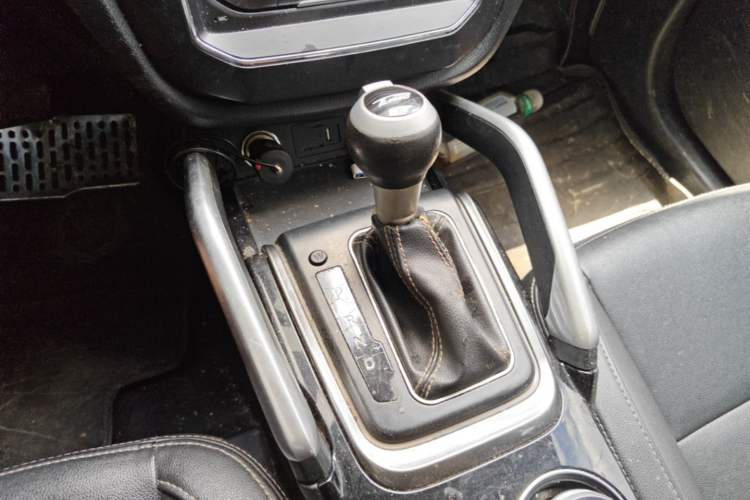 Used Zotye SR7 2017 1.5T CVT Cube Road Edition Gear Lever