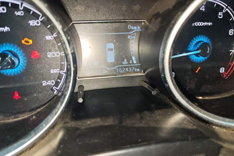 Used Zotye SR7 2017 1.5T Manual Cube Road Edition Odometer Close Up