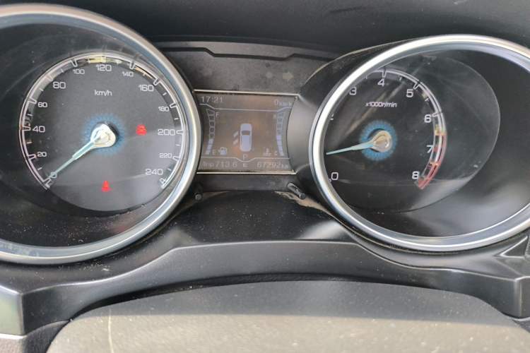 Used Zotye SR7 2017 1.5T CVT Cube Road Edition Odometer Close Up